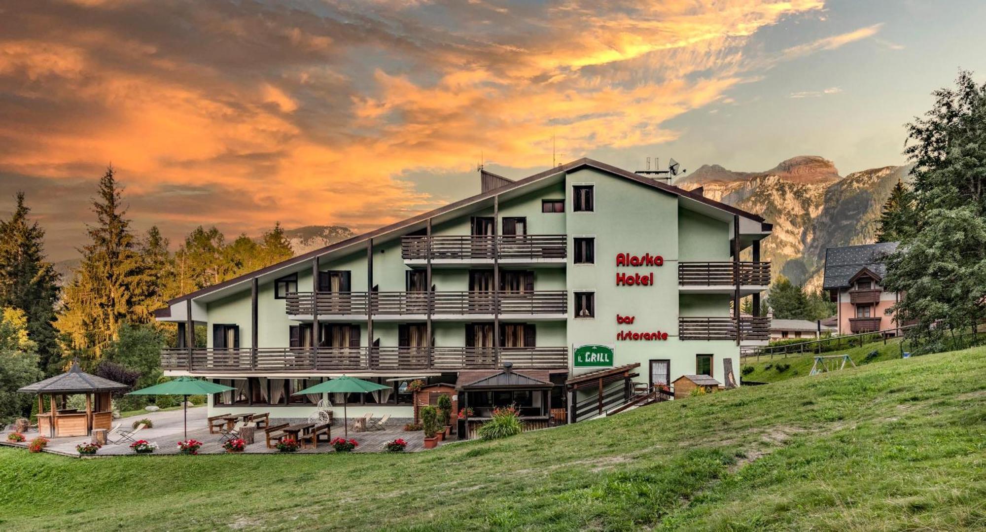 Hotel Alaska Фольгарида Екстер'єр фото